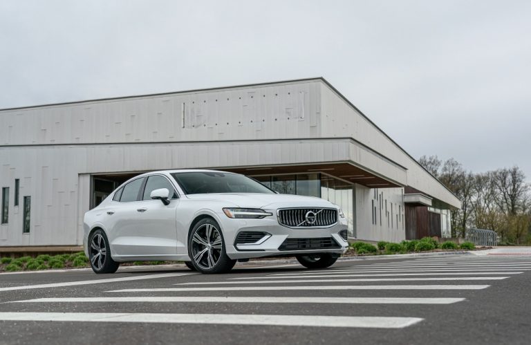 2022 Volvo S60 Specs & Review