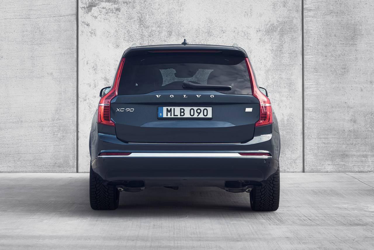 2023 Volvo XC90 Specs & Review